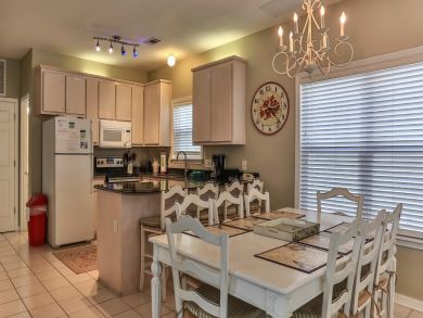 Stunning Bungalow 200 Yards to the Beach 4 Bedrooms &  Loft